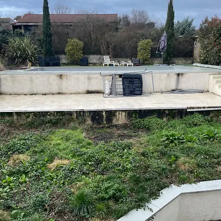 Séjour chez l'habitant Violette Cote Aeroport Calme Charmante Pusignan